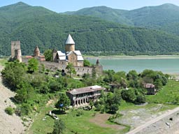 1.6.2006 - Festung Ananuri am Zhinvali Stausee