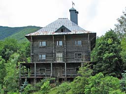 8.6.2006 - Alte Villa zwischen Lazarevskoje nach Gelenjik